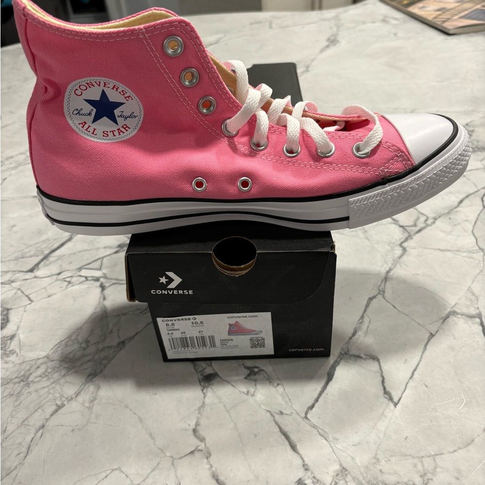 Converse Pink Size 10.5 Women’s Chuck Taylor’s Brand New in box- wrong size